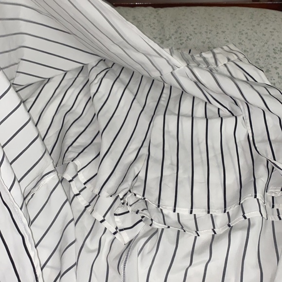 White and black striped long skirt with attached shorts - Picture 2 of 4